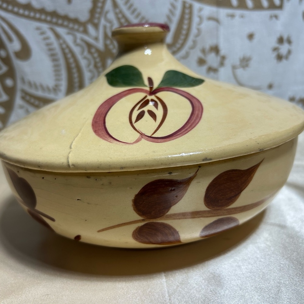 Antique Watt pottery casserole dish with lid
